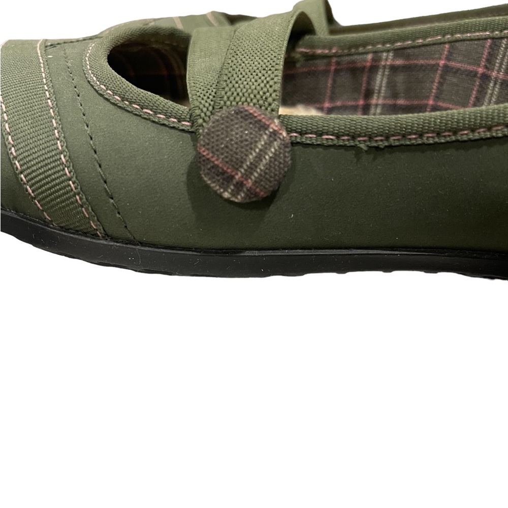 PRIVO by CLARKS Breast Cancer Awareness Shoes - Picture 7 of 9